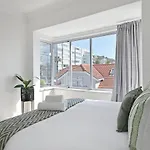 Bantry Bay Apartment With Amazing Views And A Short Walk To The Beach
