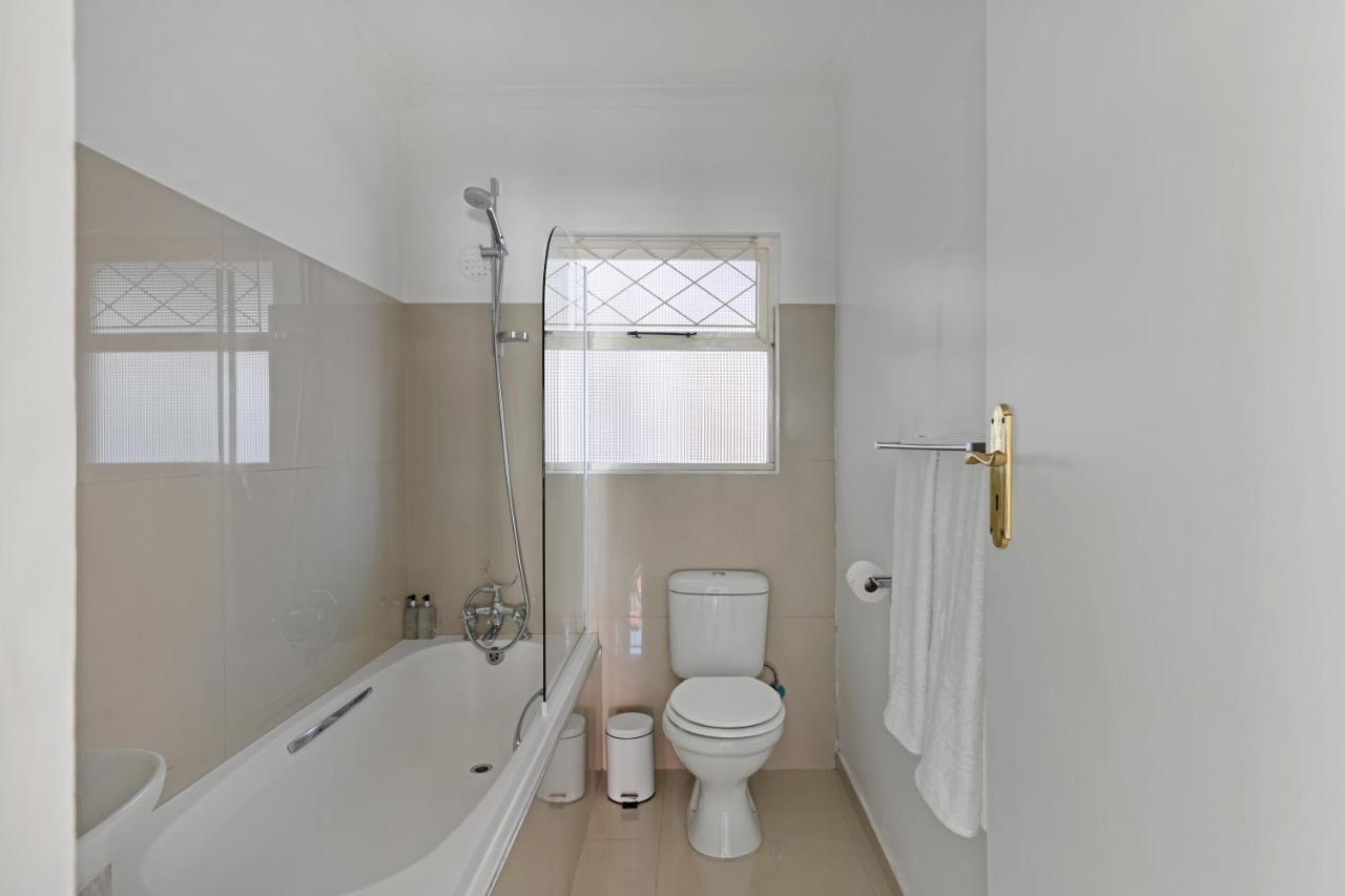 Bantry Bay With Amazing Views And A Short Walk To The * Cape Town