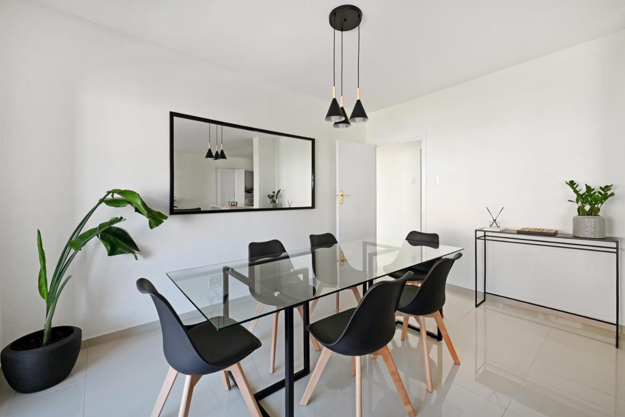 Bantry Bay With Amazing Views And A Short Walk To The Apartment Cape Town