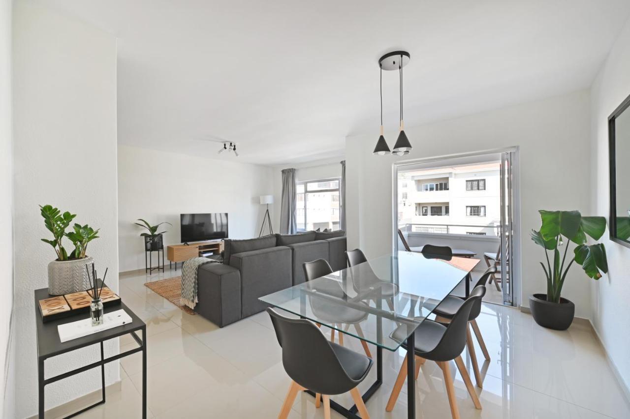 Apartment Bantry Bay With Amazing Views And A Short Walk To The *