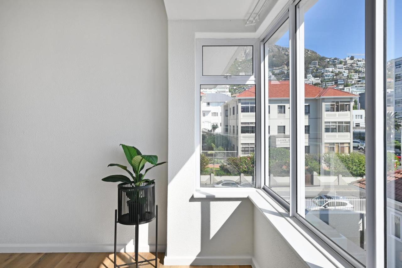 Bantry Bay With Amazing Views And A Short Walk To The Apartment *