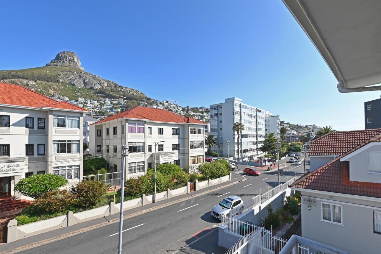 Bantry Bay With Amazing Views And A Short Walk To The Apartment Cape Town